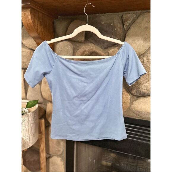 MOTF blue top - Picture 2 of 5